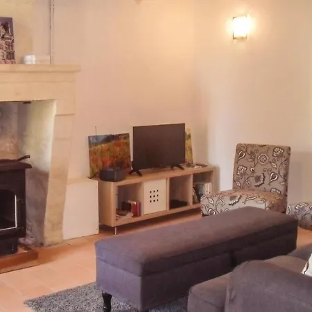 Two-bedroom Holiday In Bonnes Дом отдыха Bonnes (Charente)