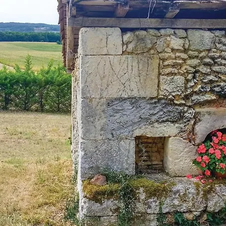 Дом отдыха Two-bedroom Holiday In Bonnes Bonnes (Charente)