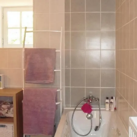 Дом отдыха Two-bedroom Holiday In Bonnes *