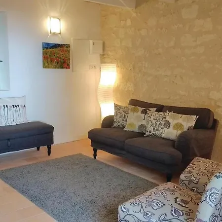 Two-bedroom Holiday In Bonnes