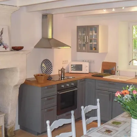 Two-bedroom Holiday In Bonnes