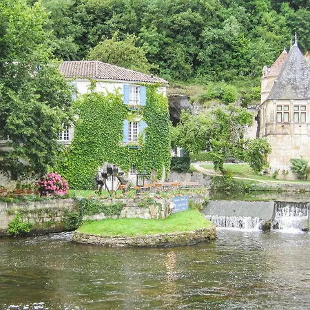 Two-bedroom Holiday In Bonnes *